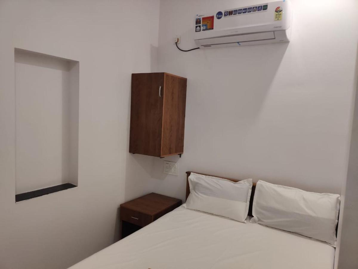 Sri Balaji Lodging Hotel Tiruchchendur Luaran gambar