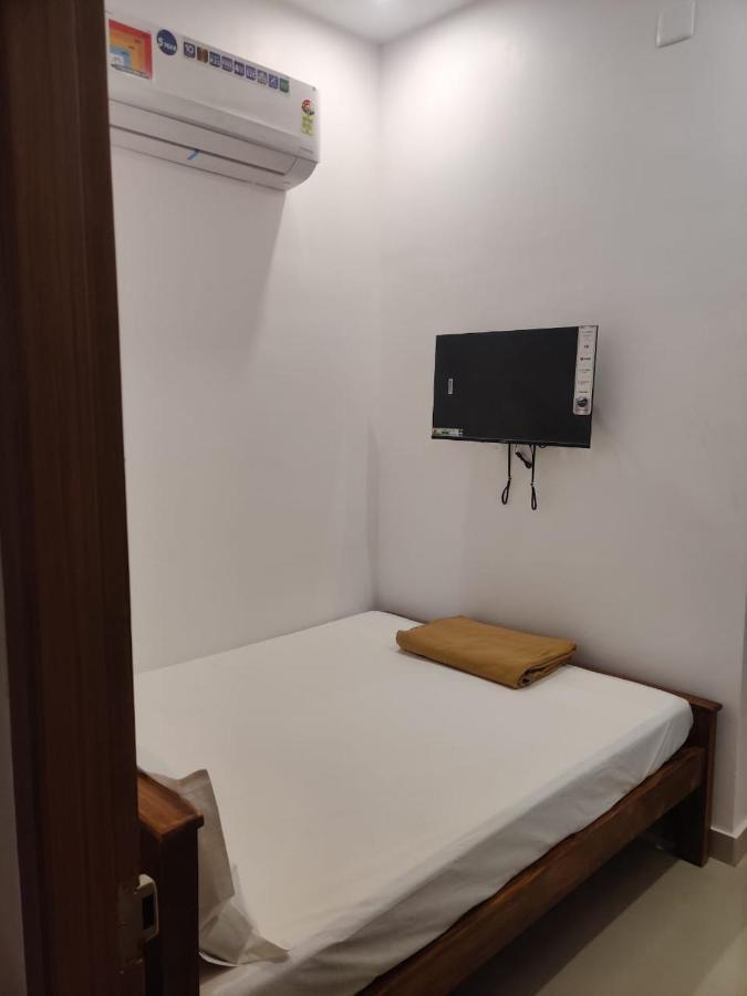 Sri Balaji Lodging Hotel Tiruchchendur Luaran gambar