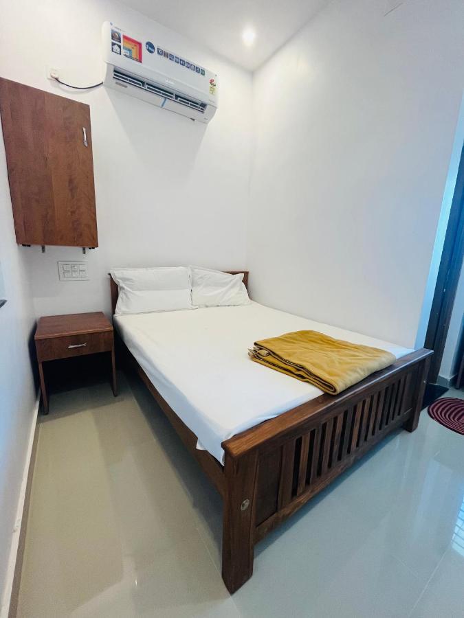 Sri Balaji Lodging Hotel Tiruchchendur Luaran gambar
