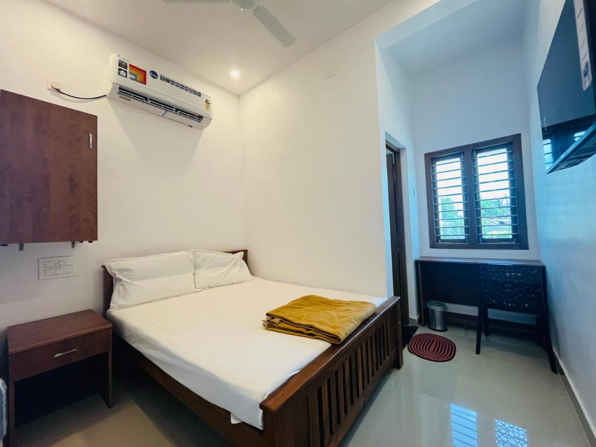 Sri Balaji Lodging Hotel Tiruchchendur Luaran gambar